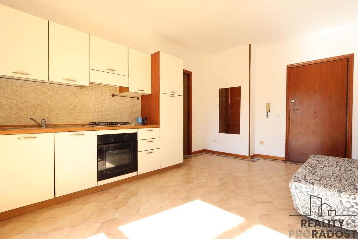 Prodej byt - 987 66, Zahraničí