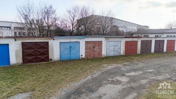 Garáže, Strážnice, 696 62