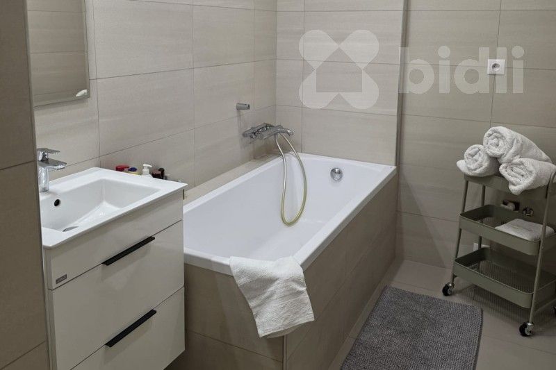 Byt 2+kk · 95 m² · U nádražní lávky 358, Praha Karlín - 4