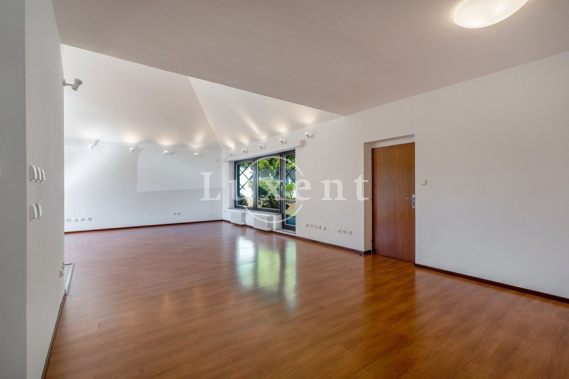 Kancelář · 417 m² · Ke hrádku 1105, Praha Kunratice - 3