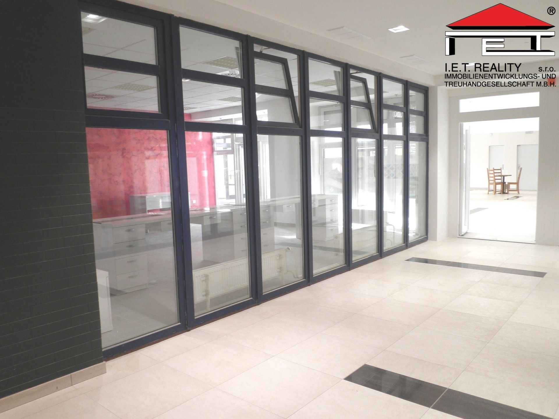 Obchodní prostory, Prusíkova, Praha, 55 m² - 1