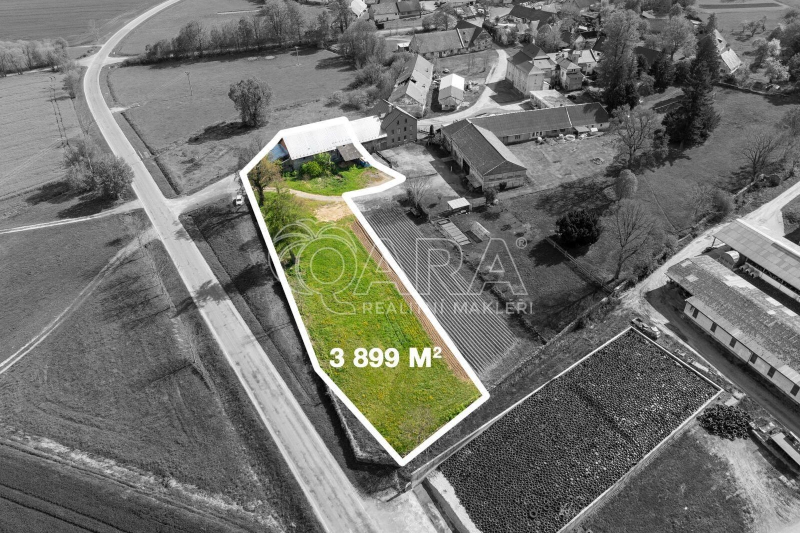 Komerční pozemek, 3 899 m²