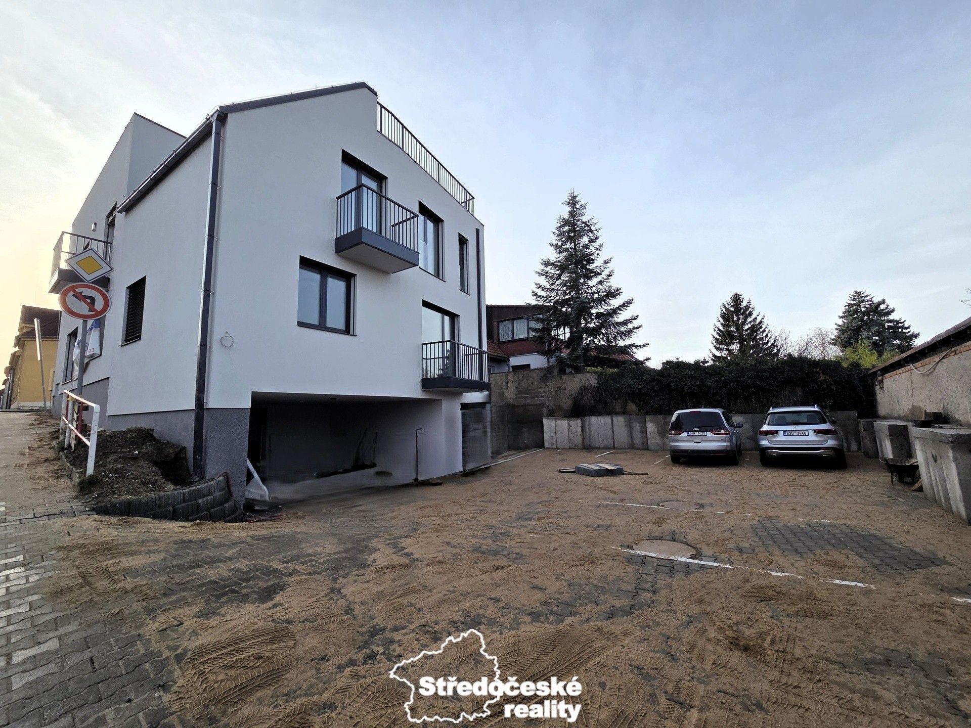 Prodej byt 3+kk - Kobyliská, Praha, 93 m²