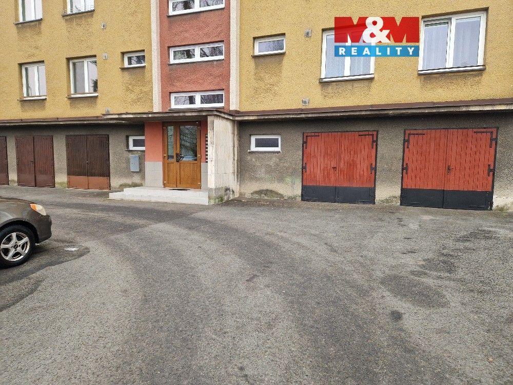 Garáže, Jiřího z Poděbrad, Frýdek-Místek, 13 m²