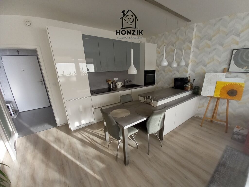 2+kk, Tupolevova, Praha, 55 m²