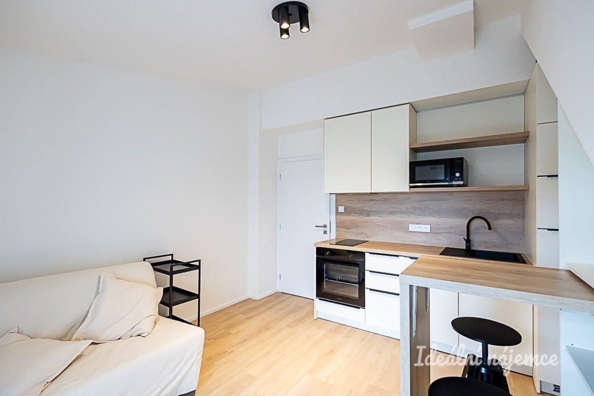 Byt 1+kk · 29 m² · Za návsí, Praha - 4