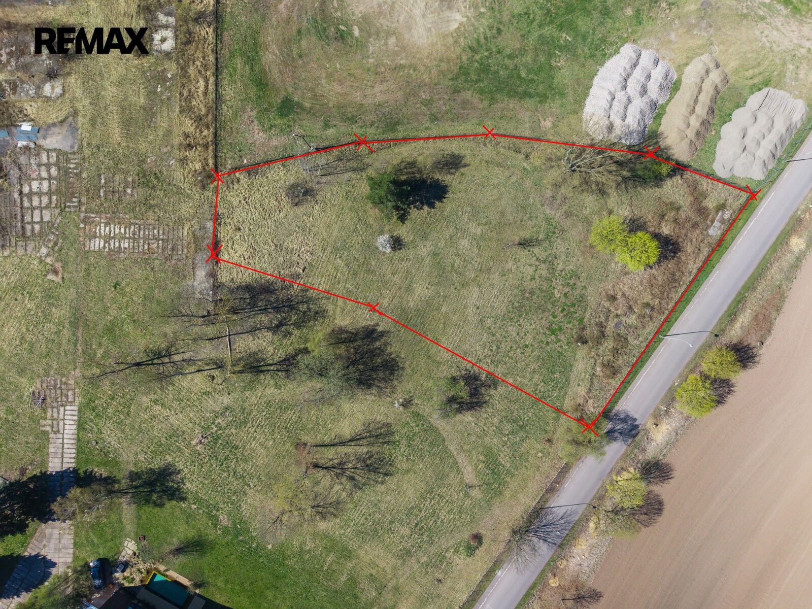 Prodej komerční pozemek - Hradec Králové, 7 896 m² - 5