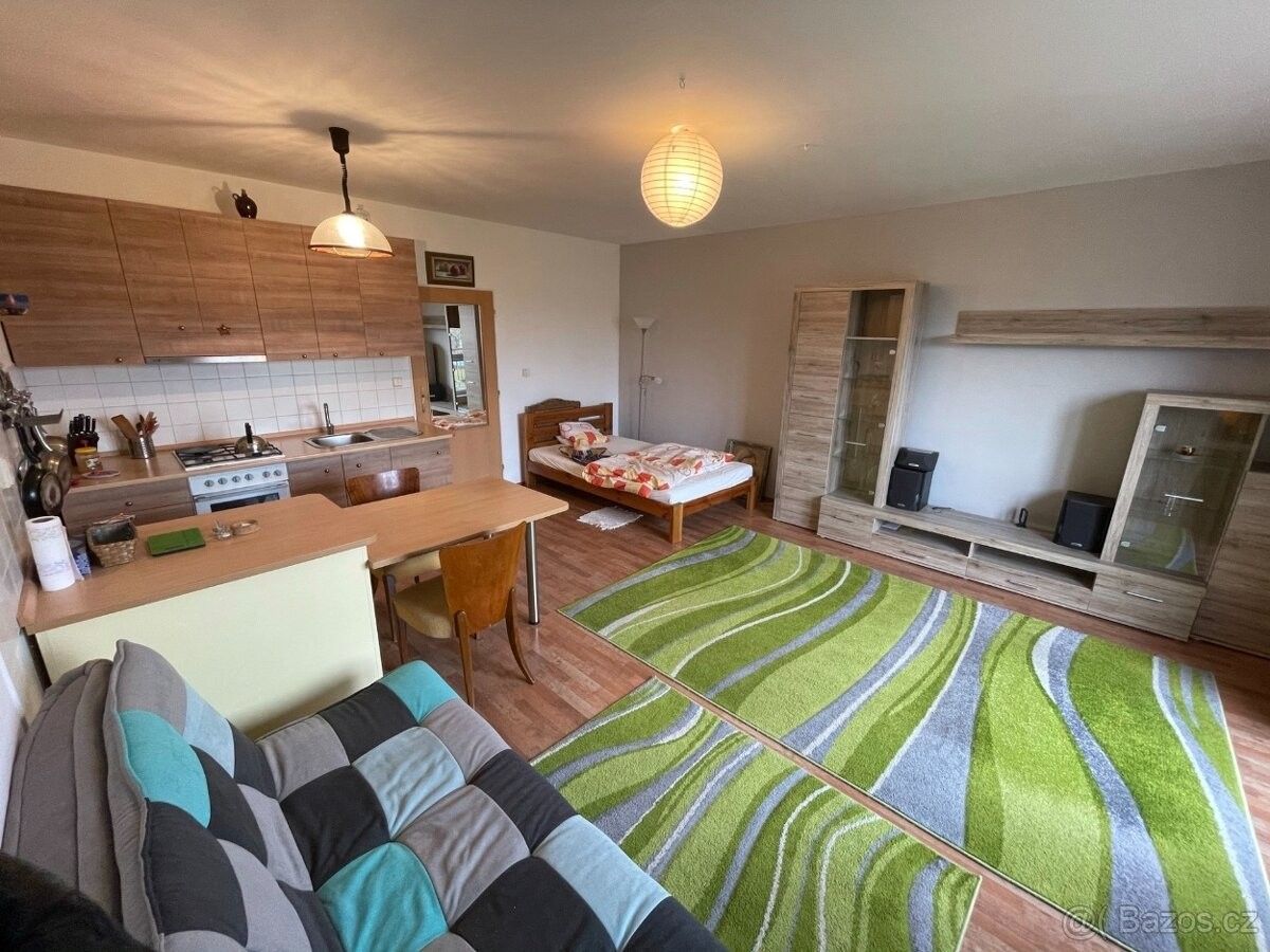 Prodej byt - Újezd u Brna, 664 53