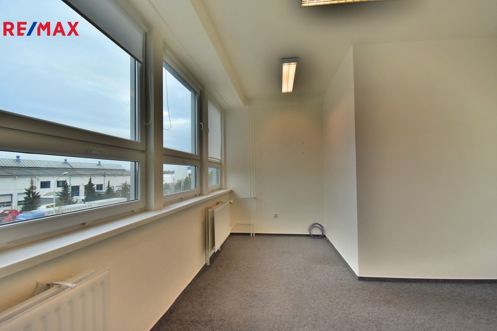 Pronájem kancelář - Bratří Štefanů, Hradec Králové, 18 m²