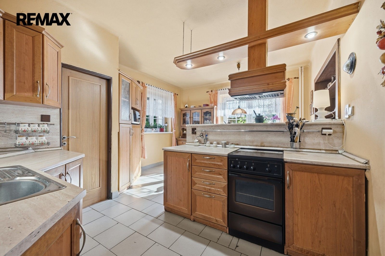 Prodej rodinný dům - U trati 117, Tišice, 197 m² - 5