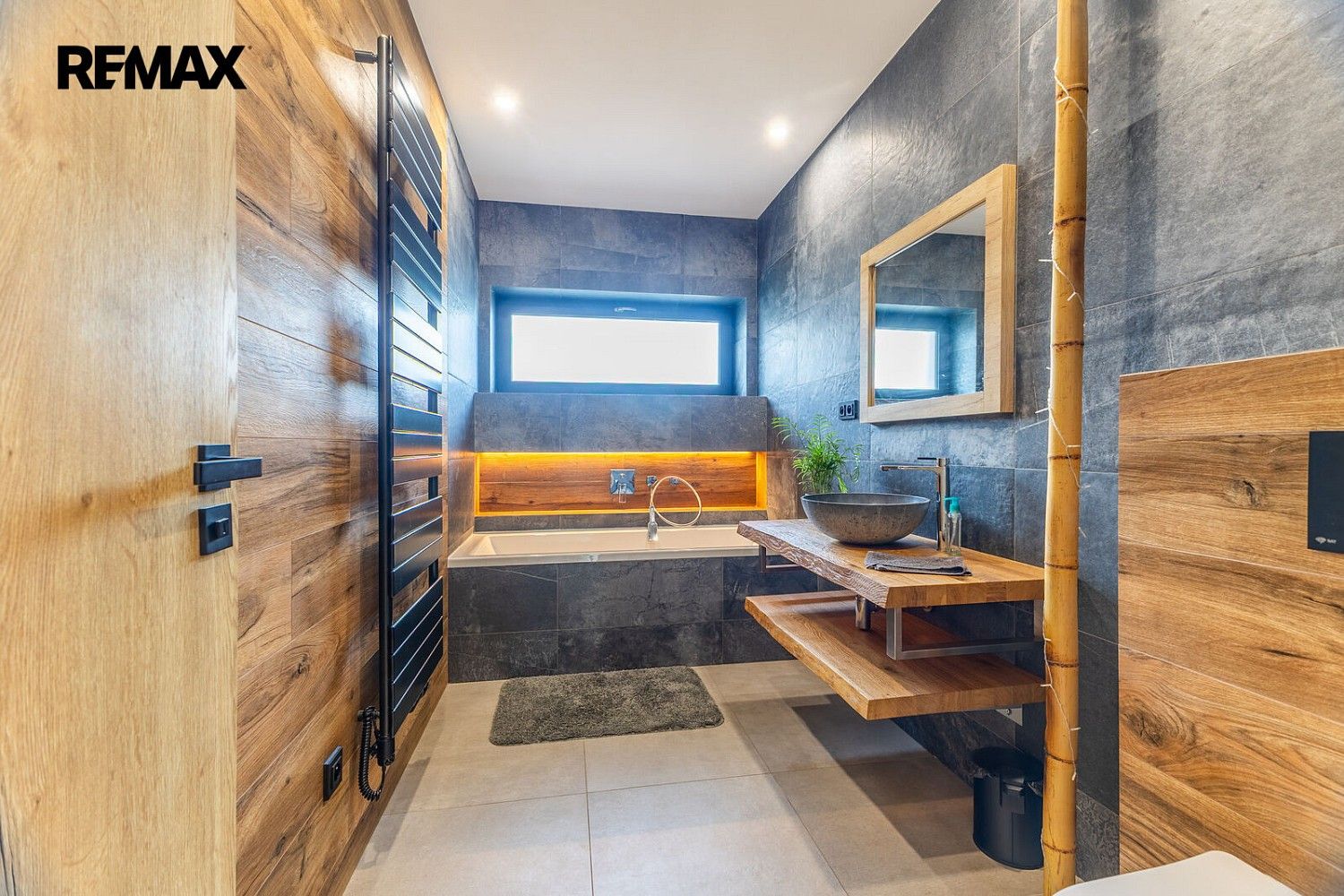 Rodinný dům · 180 m² · Černuc, okres Kladno, Středočeský kraj - 4