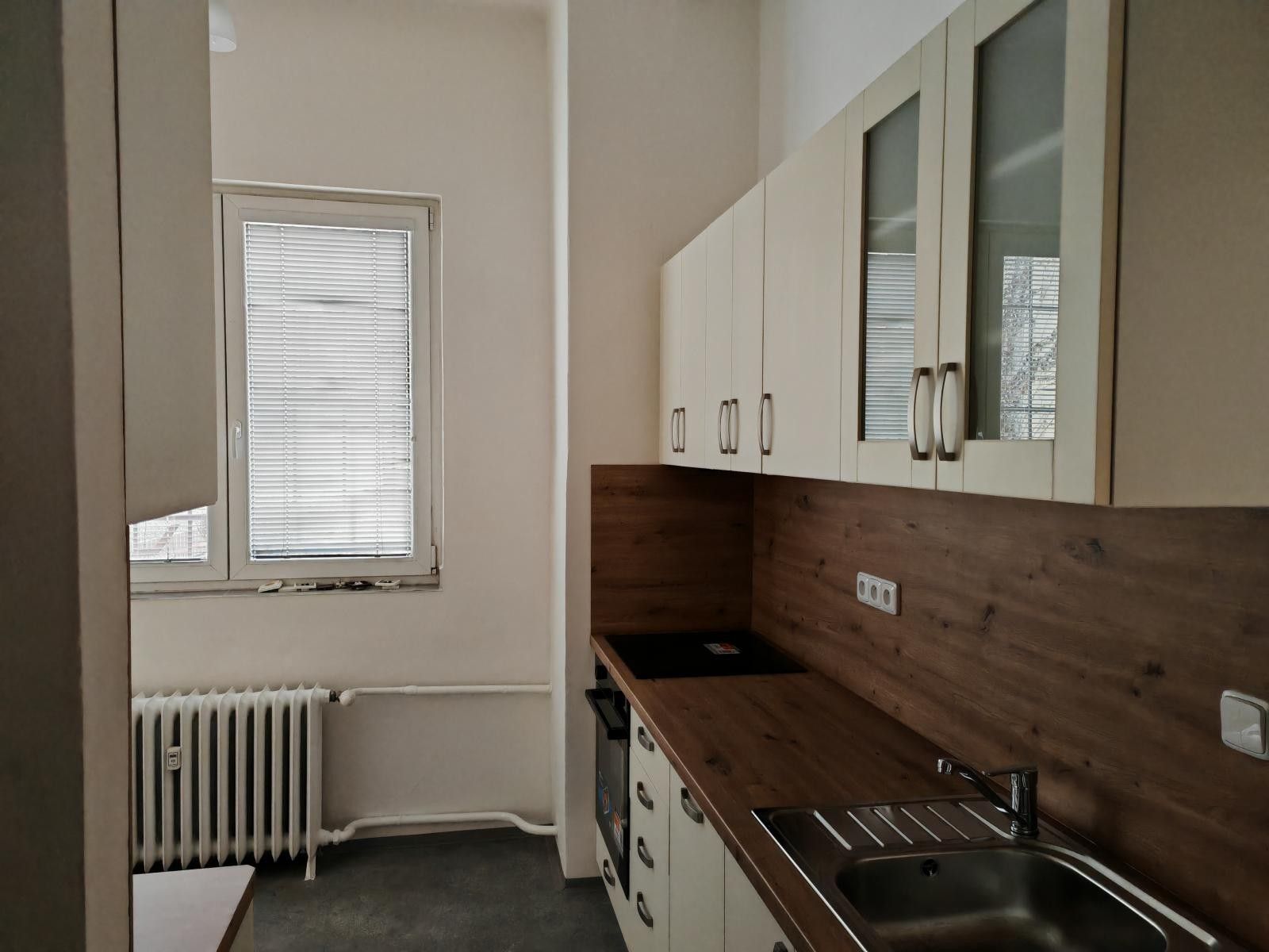 Pronájem byt 2+1 - Sladkovského, Pardubice, 77 m²