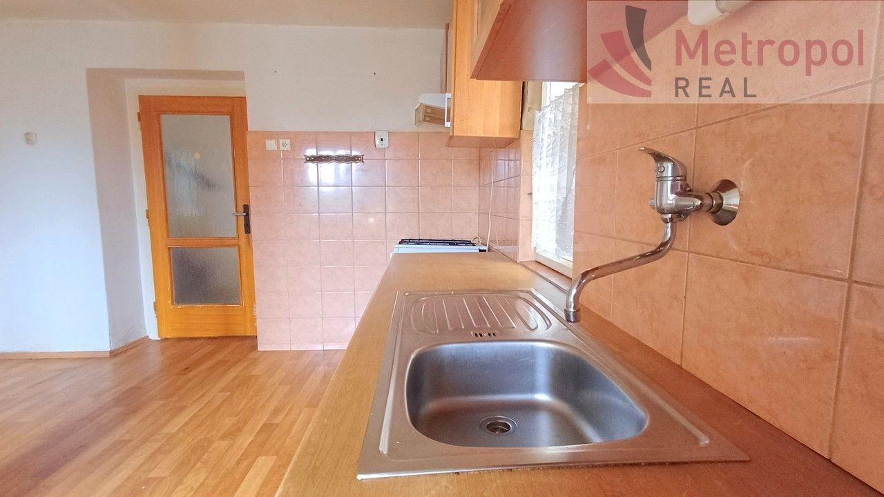 Prodej rodinný dům - Ročkova 132, Ostřešany, 255 m² - 5