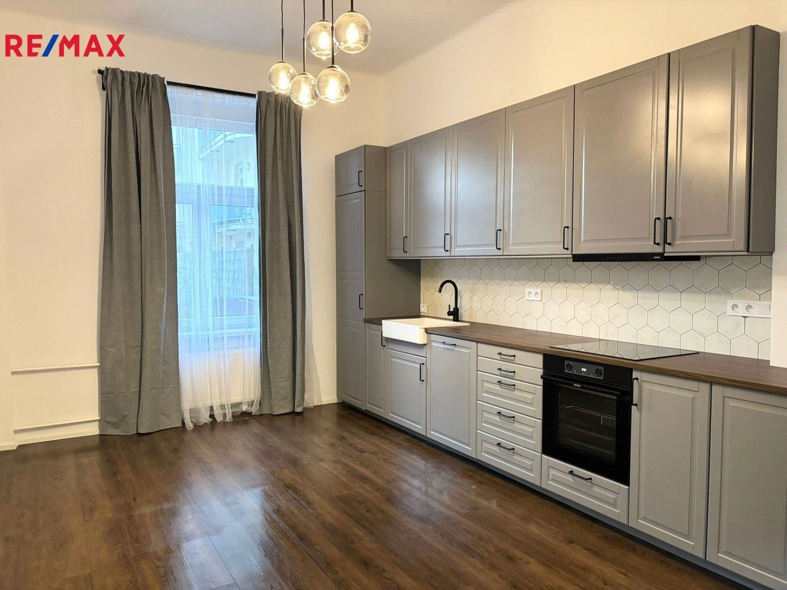 Prodej byt 2+1 - Petřín, Karlovy Vary, 98 m²