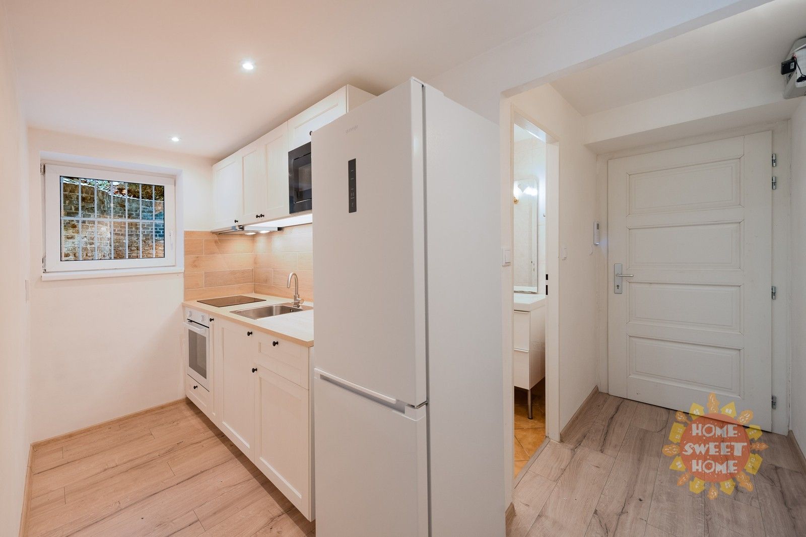 Pronájem byt 1+1 - Plzeňská, Praha, 28 m²