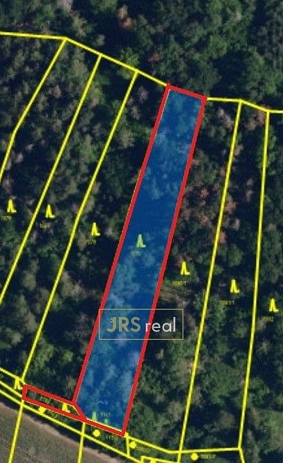 Les, 2 470 m²