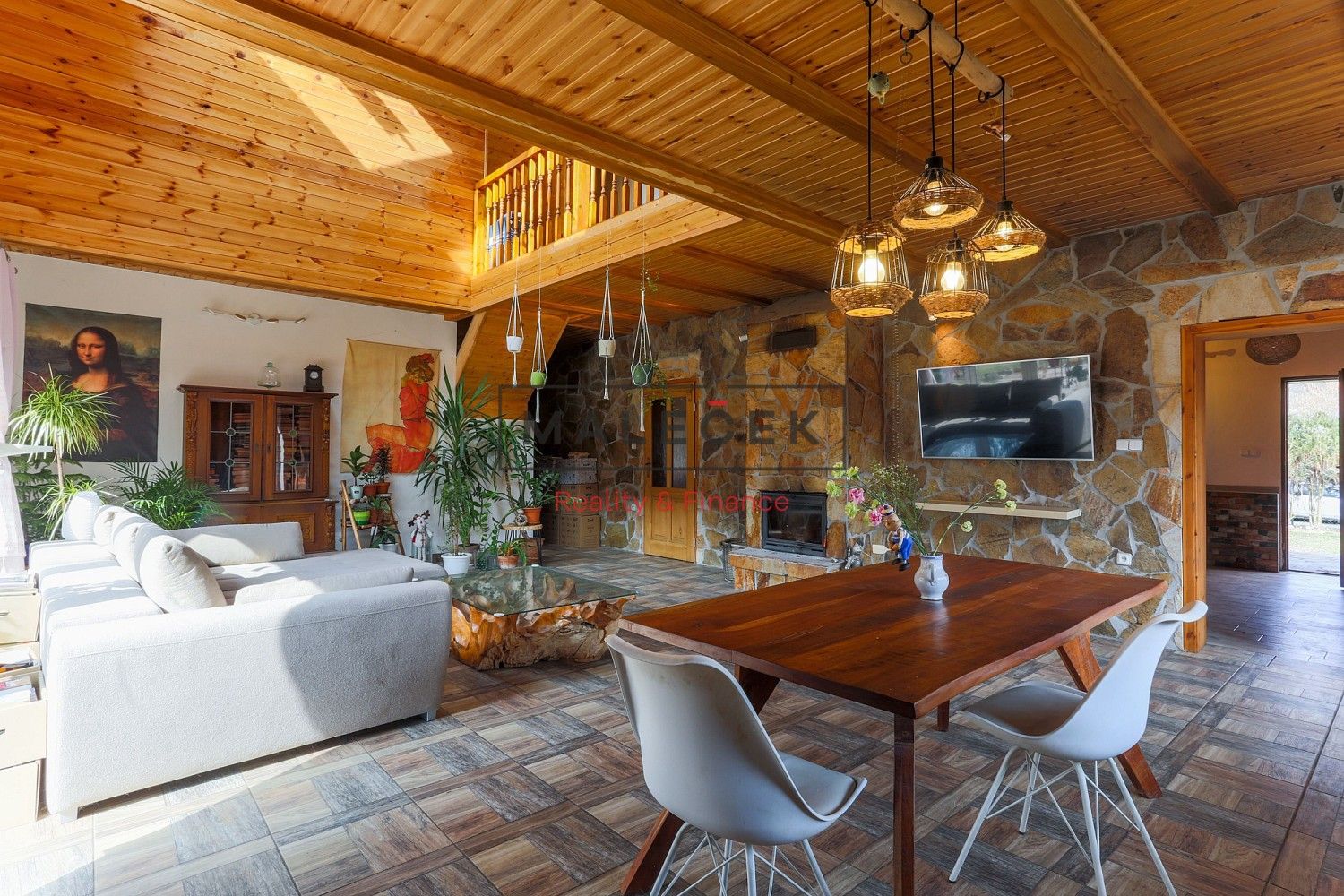 Prodej rodinný dům - Zadní Třebaň, okres Beroun, Středočeský kraj, 258 m² - 2