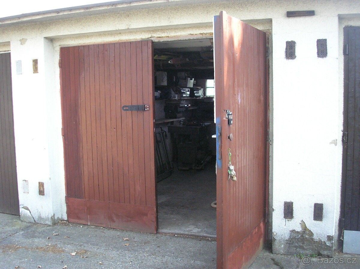 Garáž