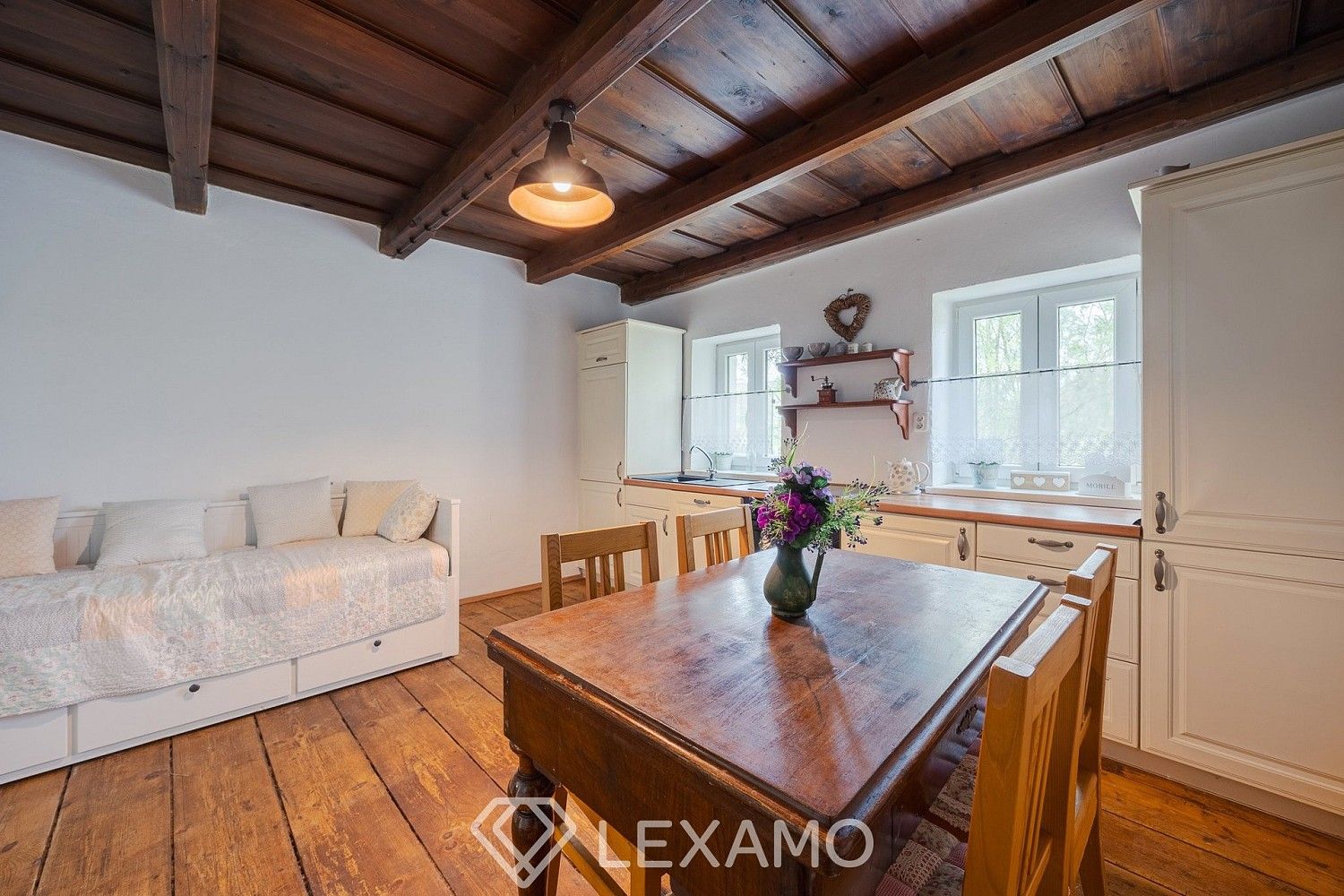 Rodinné domy, Jevišovka, okres Břeclav, Jihomoravský kraj, 90 m² - 1