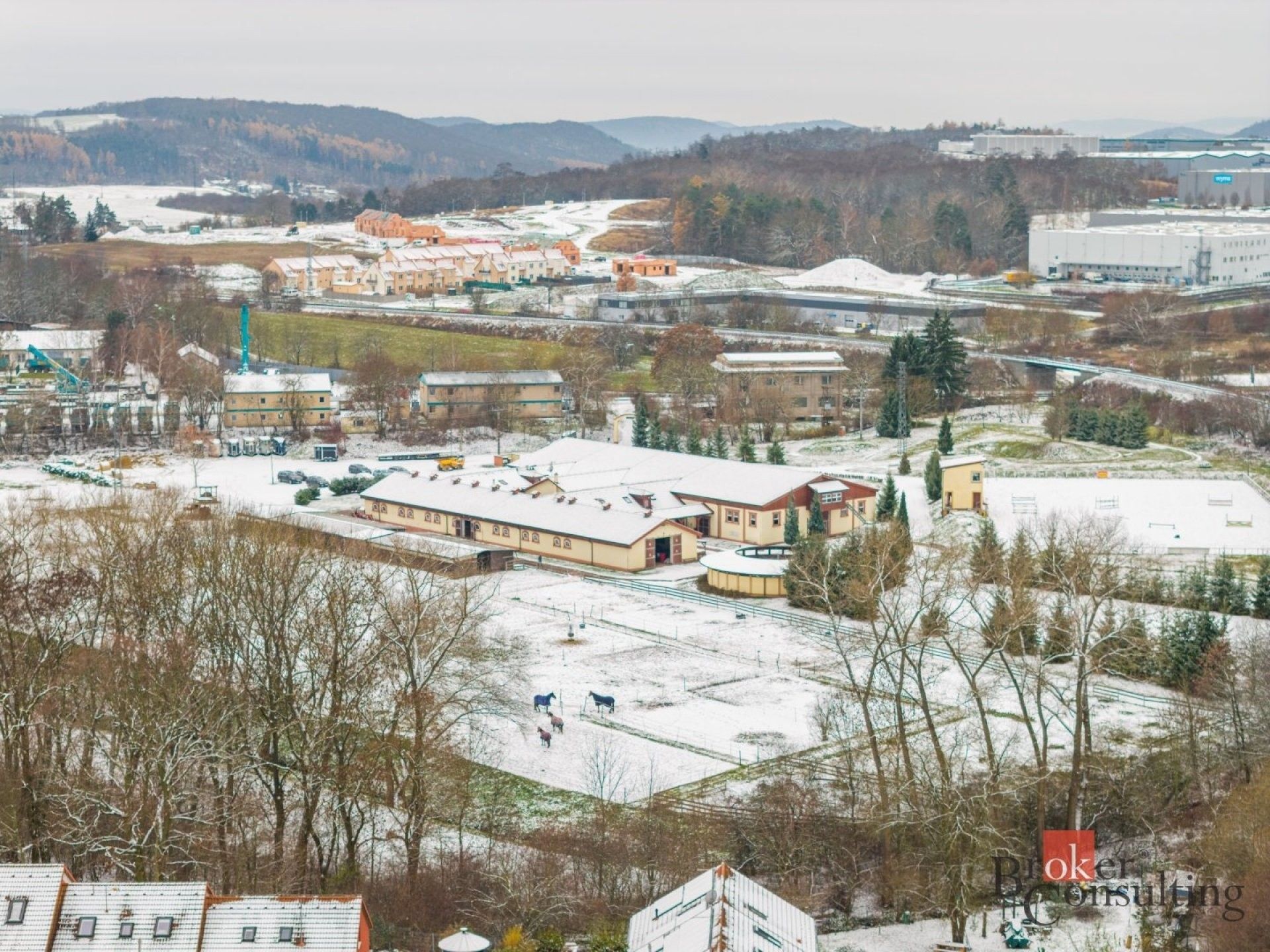Nemovitost · 2 093 m² · Nučice - 4