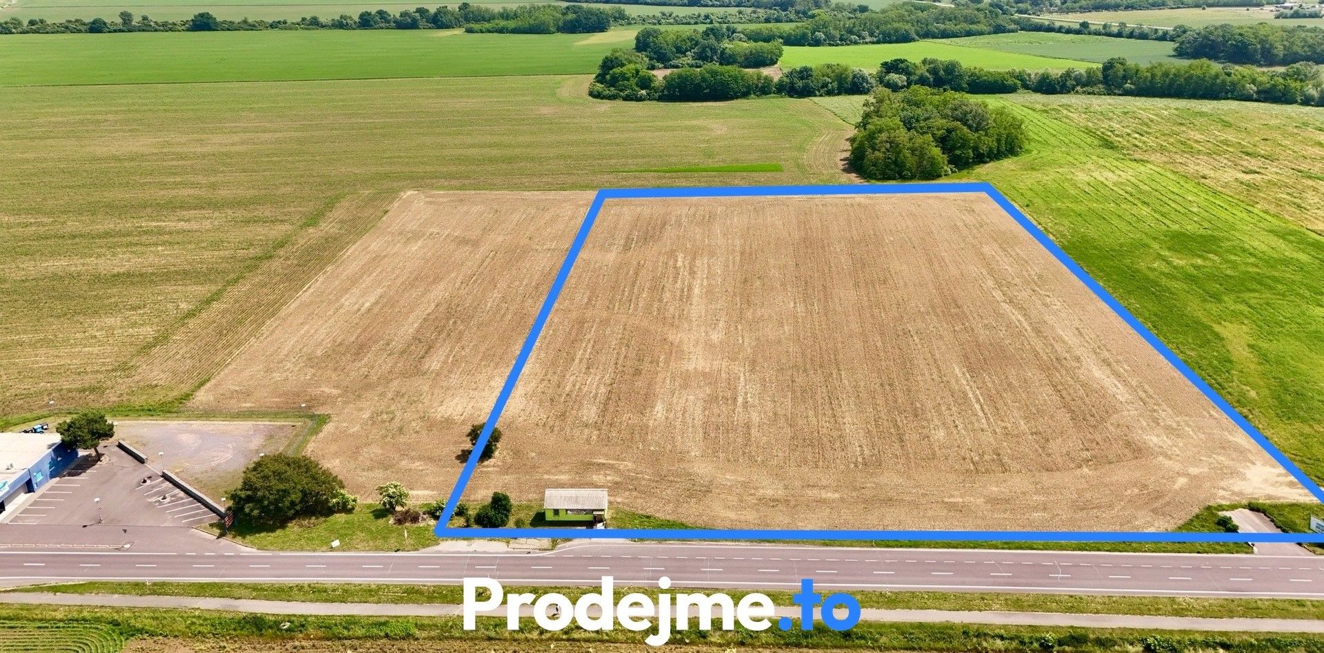Prodej komerční pozemek - Hevlín, 35 000 m² - 5