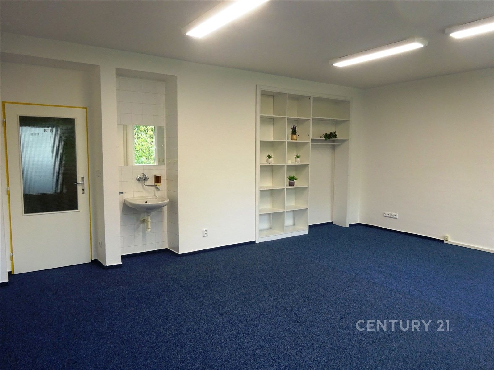 Kanceláře, Pod Šternberkem , Zlín Louky, 32 m² - 1