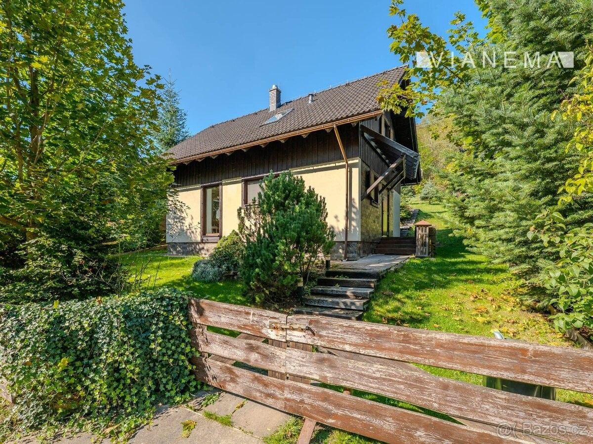 Rodinné domy, 987 65, Slovensko