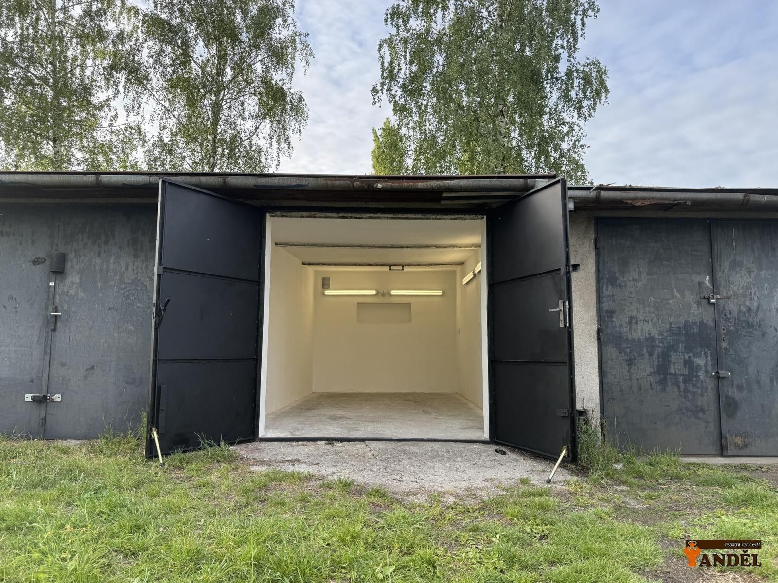 Pronájem garáž - K Prádlu, Horní Suchá, 23 m²