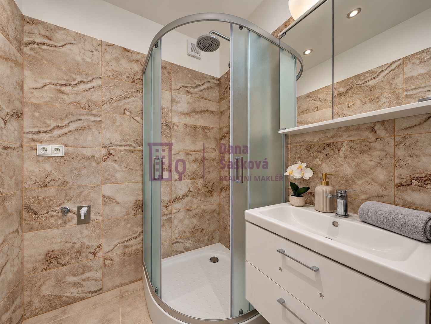 Byt 3+1 · 63 m² · sídliště Vajgar 574, Jindřichův Hradec III - 3