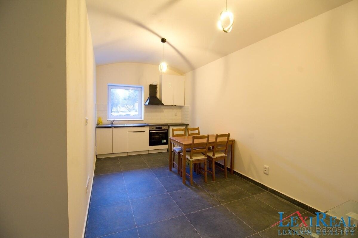 Pronájem byt - Jenštejn, 250 73