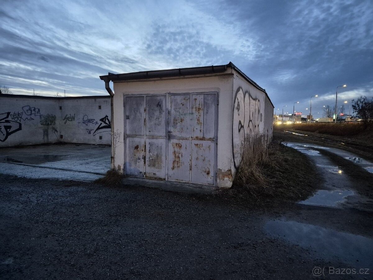 Garáže, České Budějovice, 370 04