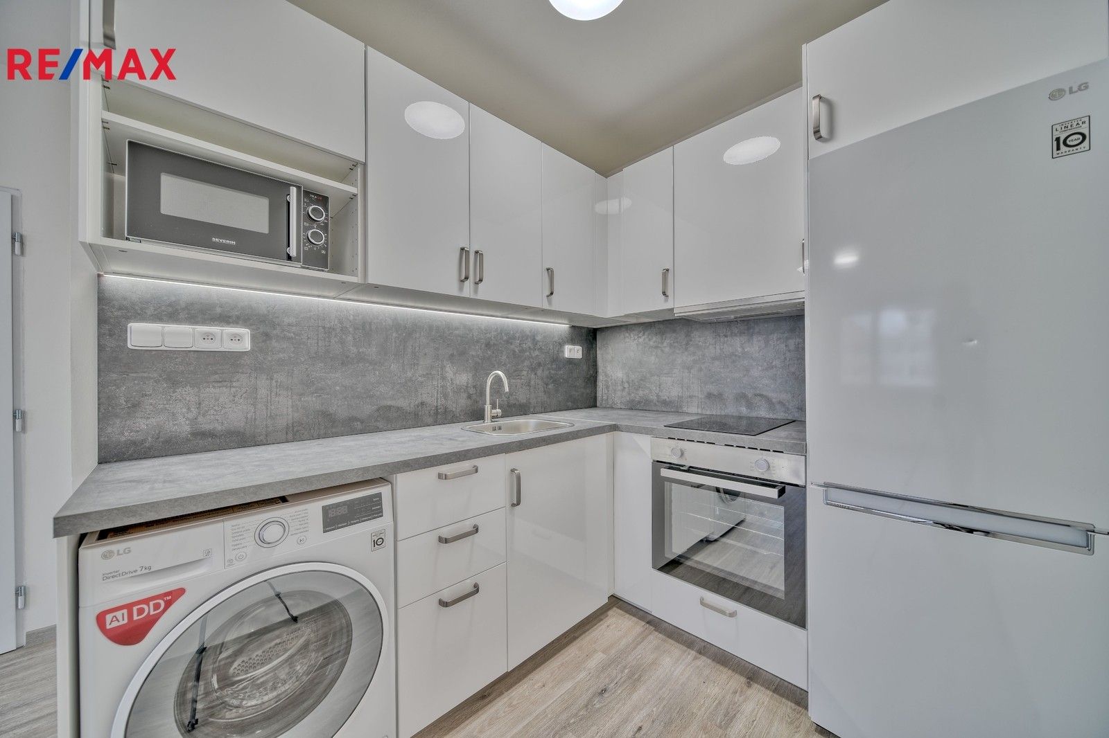 Pronájem byt 2+kk - Ruprechtická, Praha, 45 m²