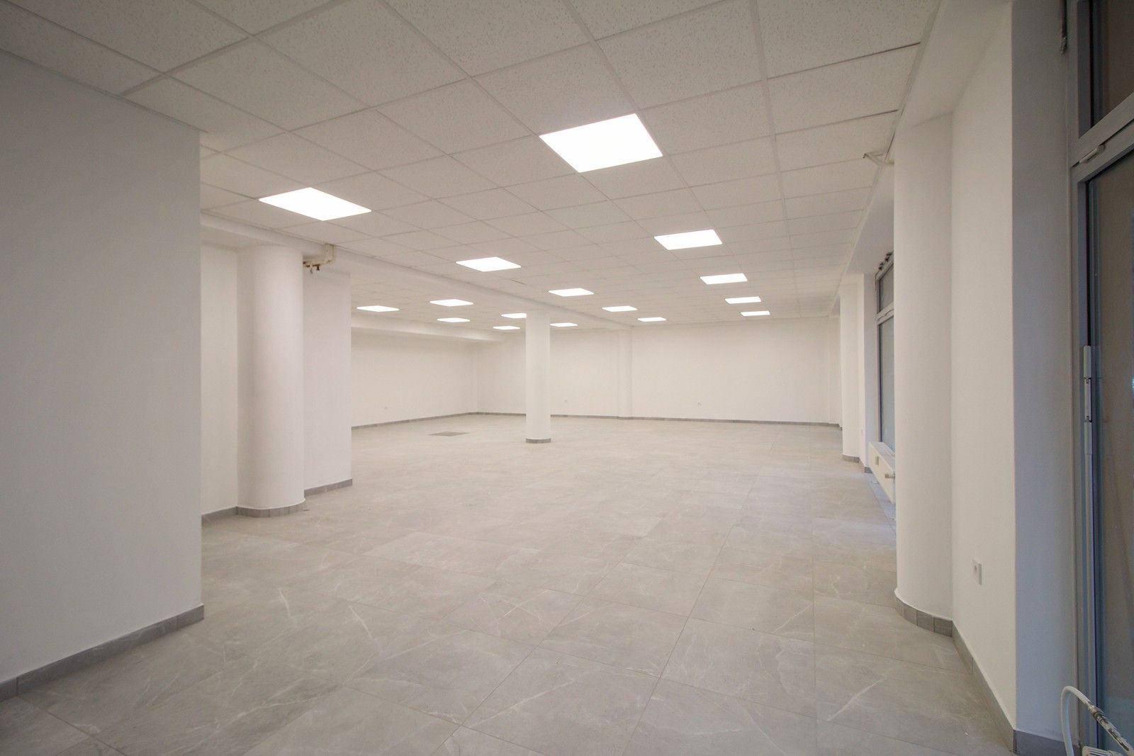 Obchodní prostory · 180 m² · náměstí ČSM 695, Chodov - 4