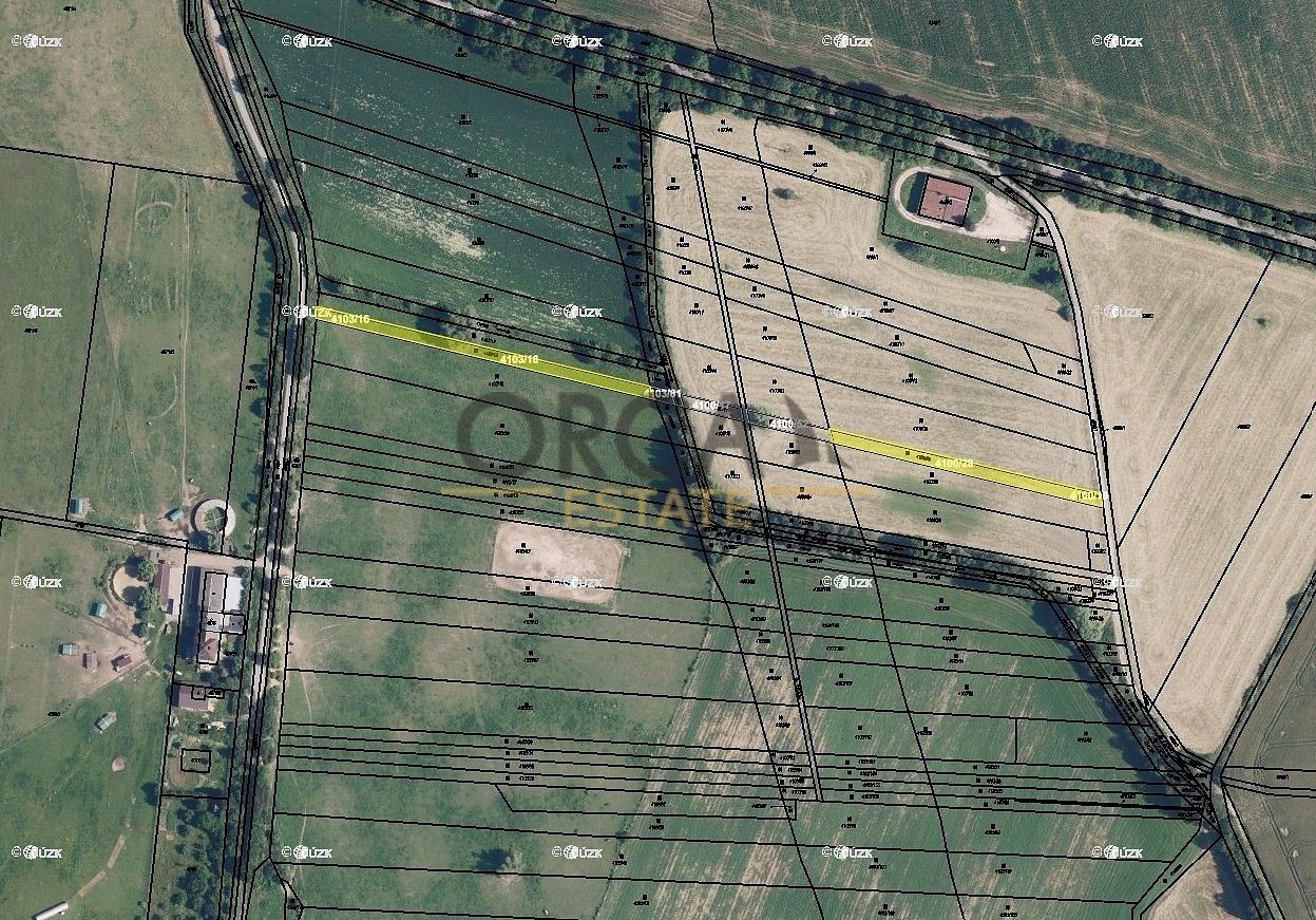 Zemědělský pozemek, 1 665 m²