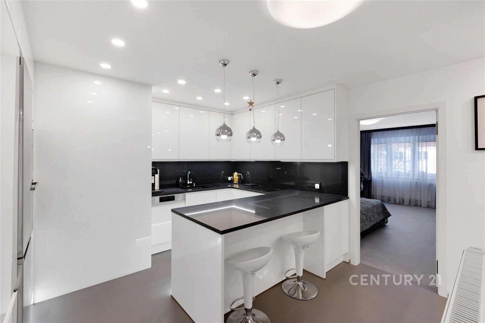 Pronájem byt 3+1 - Jeseniova, Praha, 86 m²