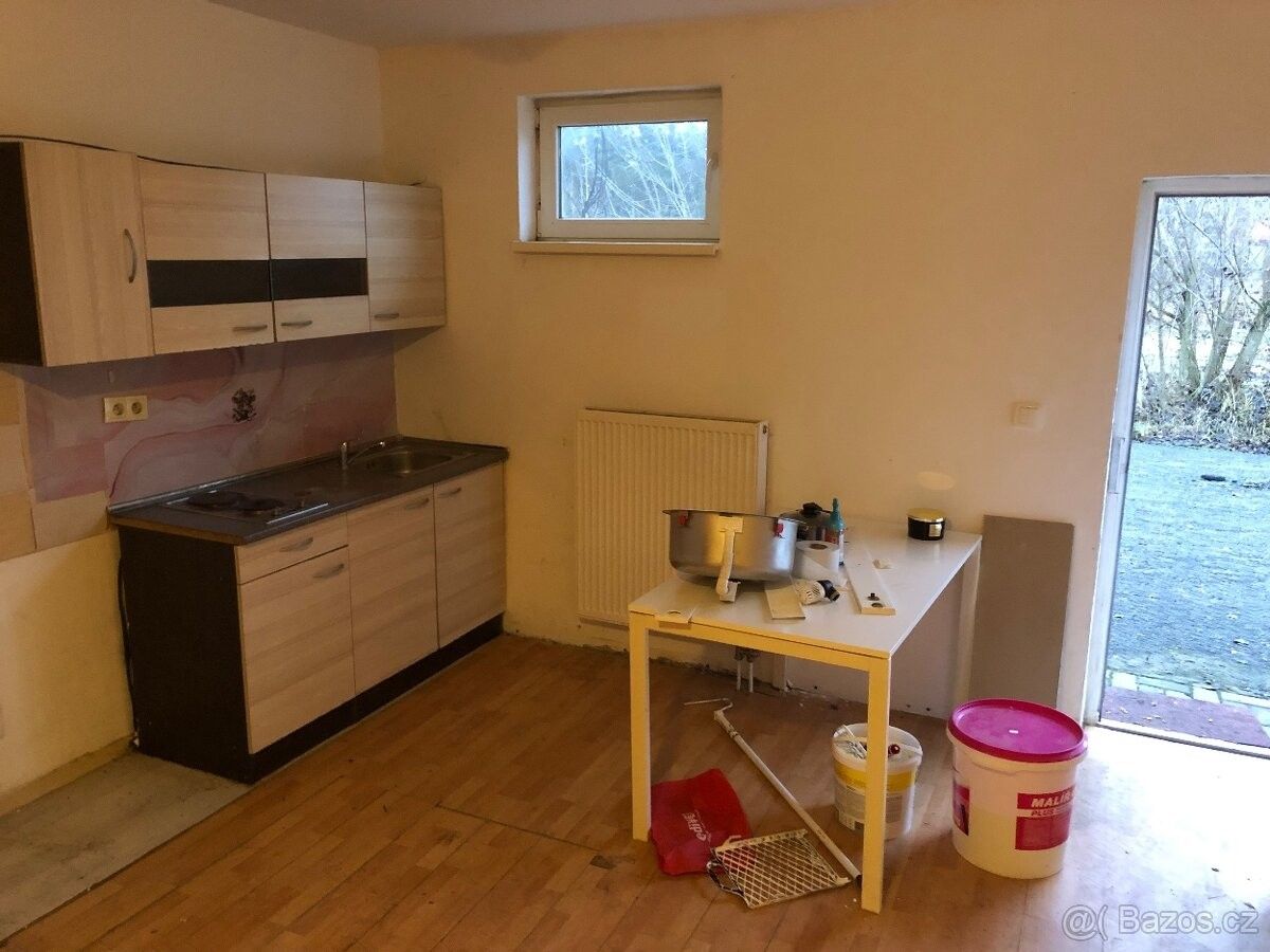 Pronájem byt - Hrušovany u Brna, 664 62