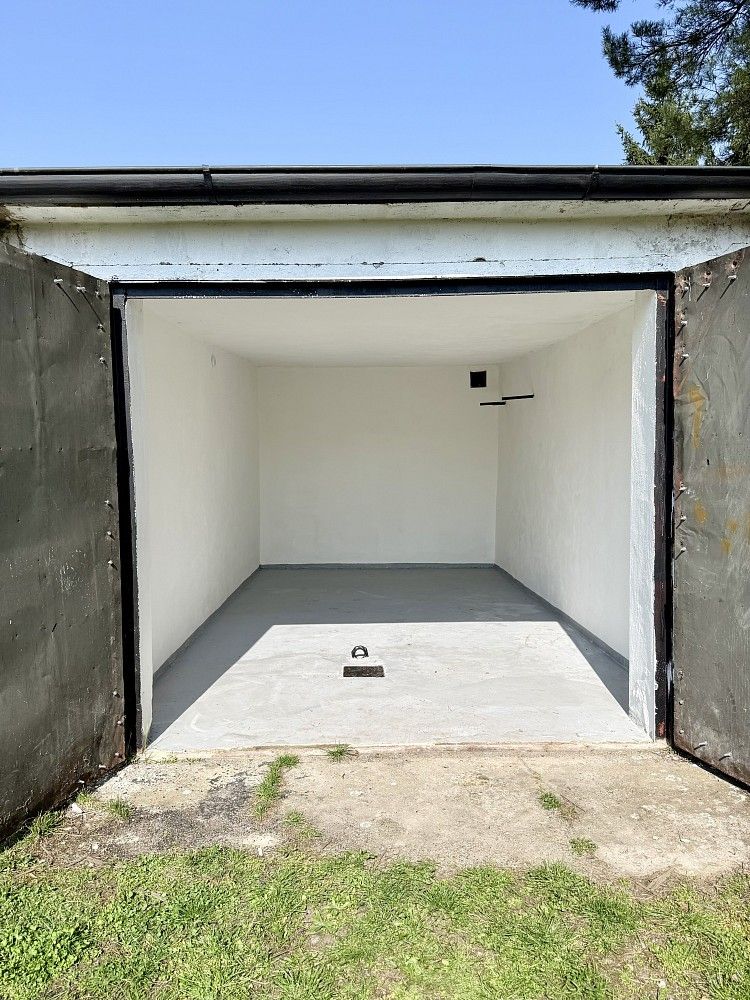 Garáž · 18 m² · Praha - Kbely, okres Praha 19, Hlavní město Praha - 4