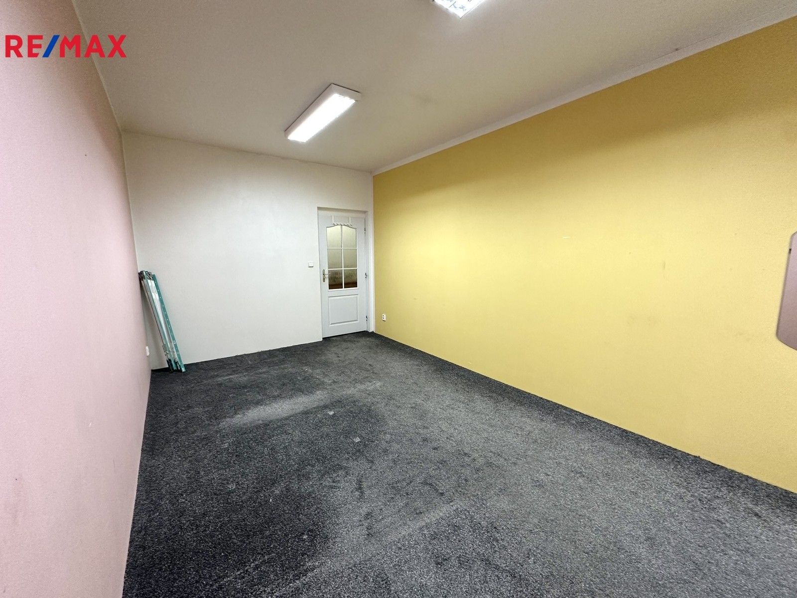 Pronájem kancelář - Smetanova, Vsetín, 20 m²