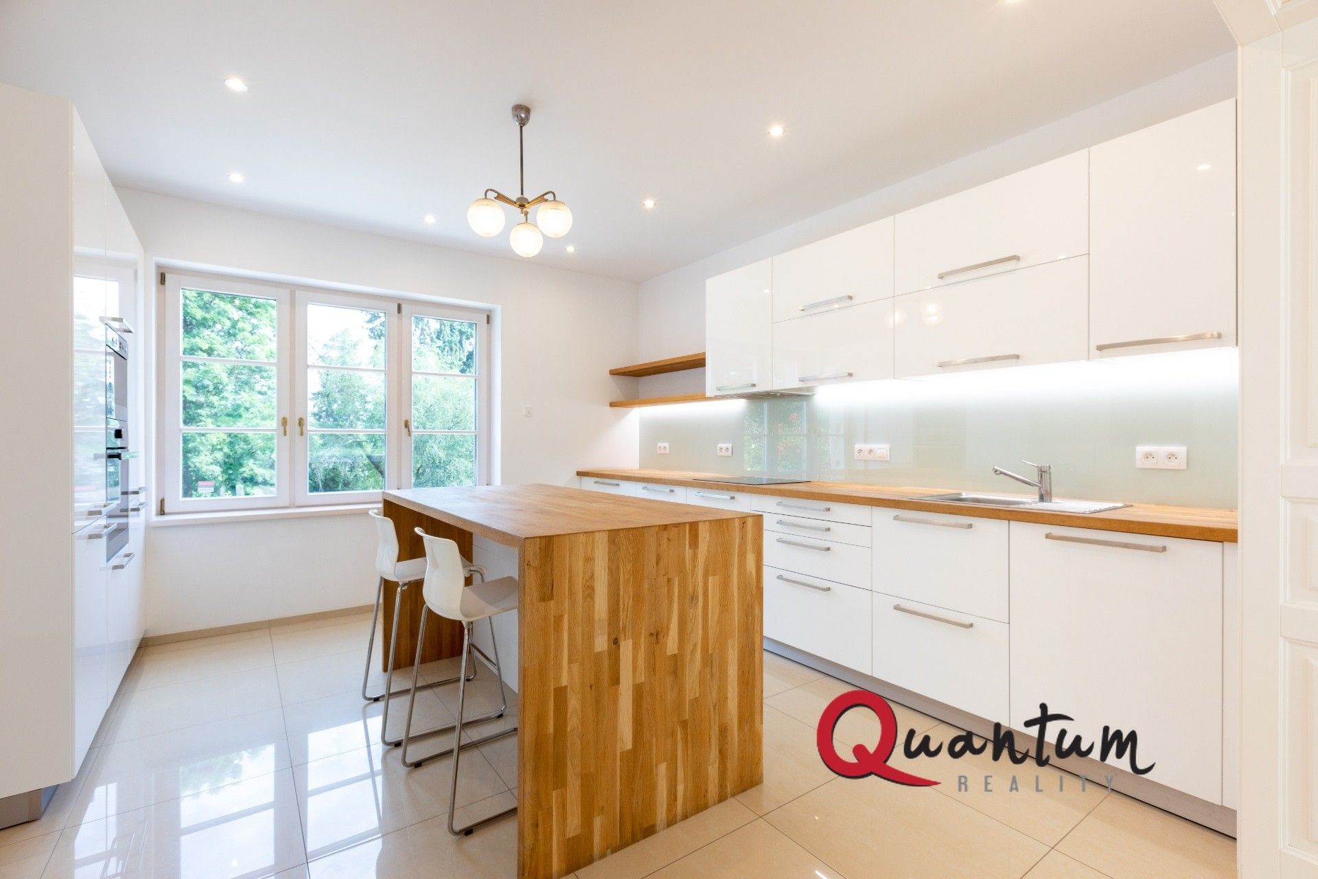 Pronájem rodinný dům - Pod Ořechovkou, Praha, 320 m²