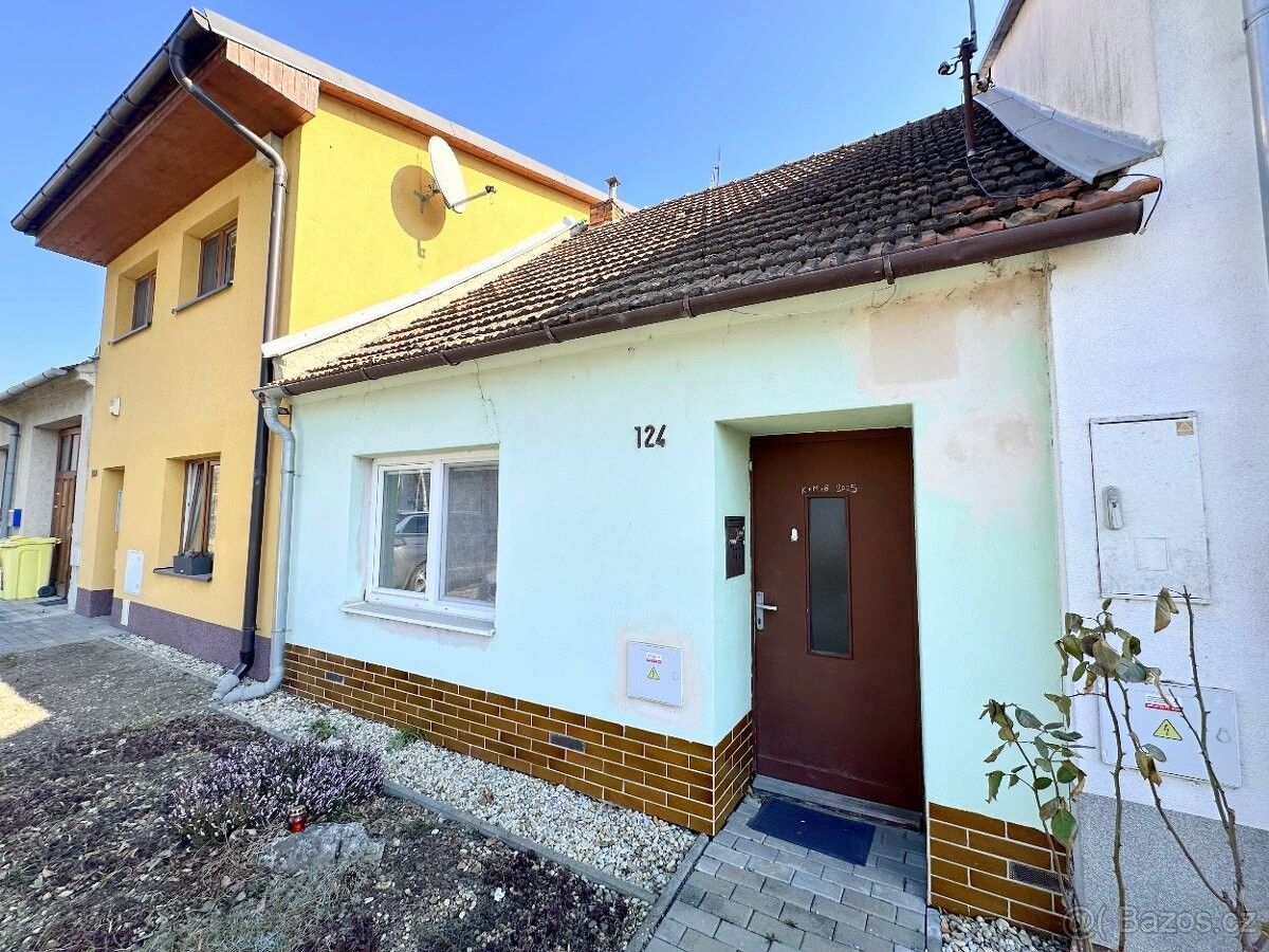 Rodinné domy, Měnín, 664 57 - 1