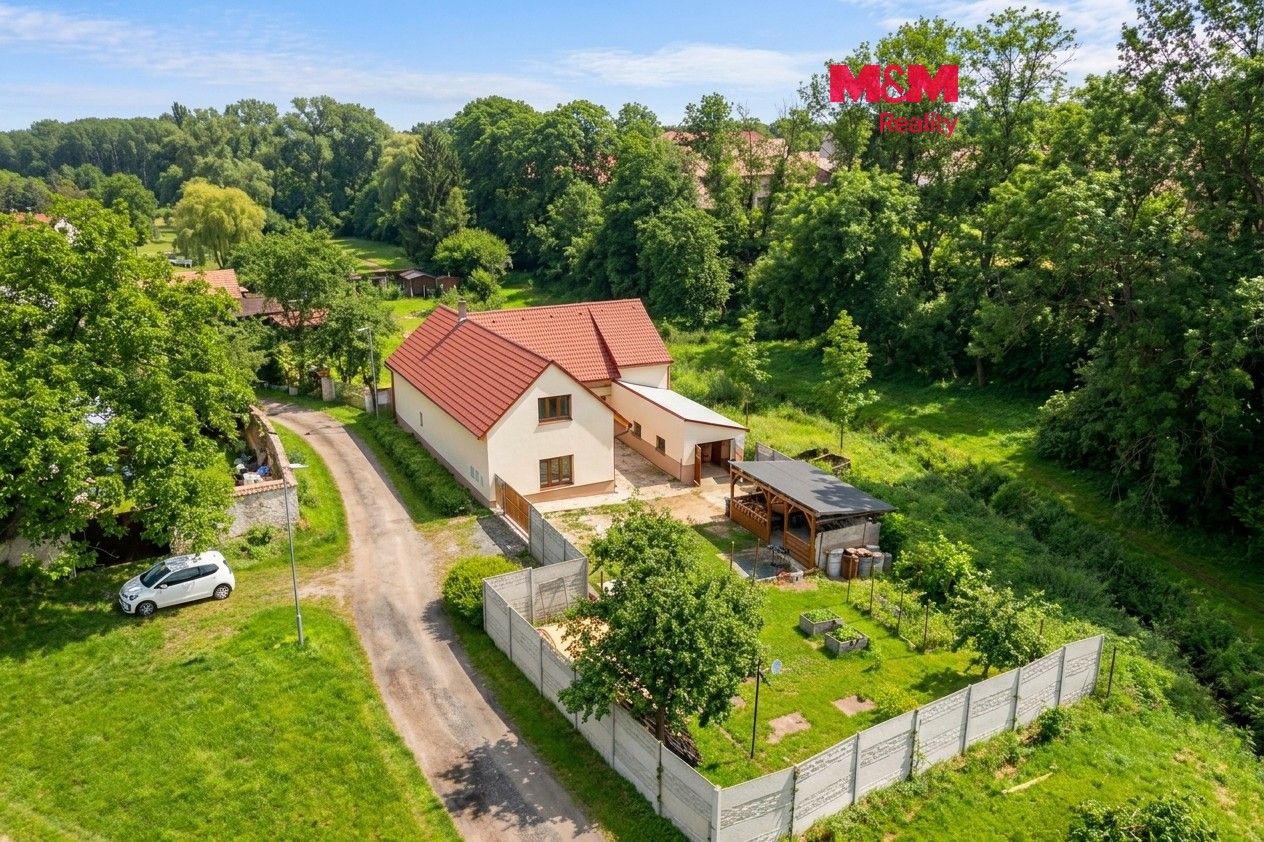 Rodinné domy, Černochov, Peruc, 288 m² - 1