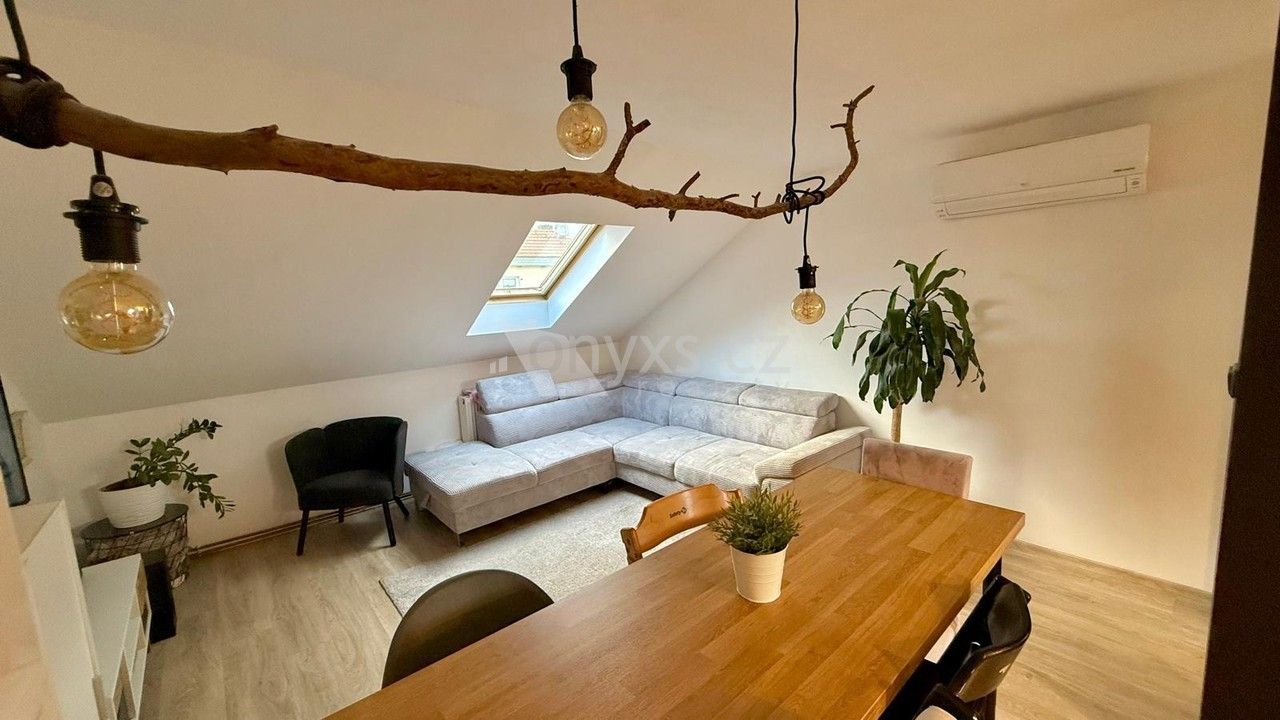 Prodej byt 3+1 - Stehlíkova, Slaný, 87 m²