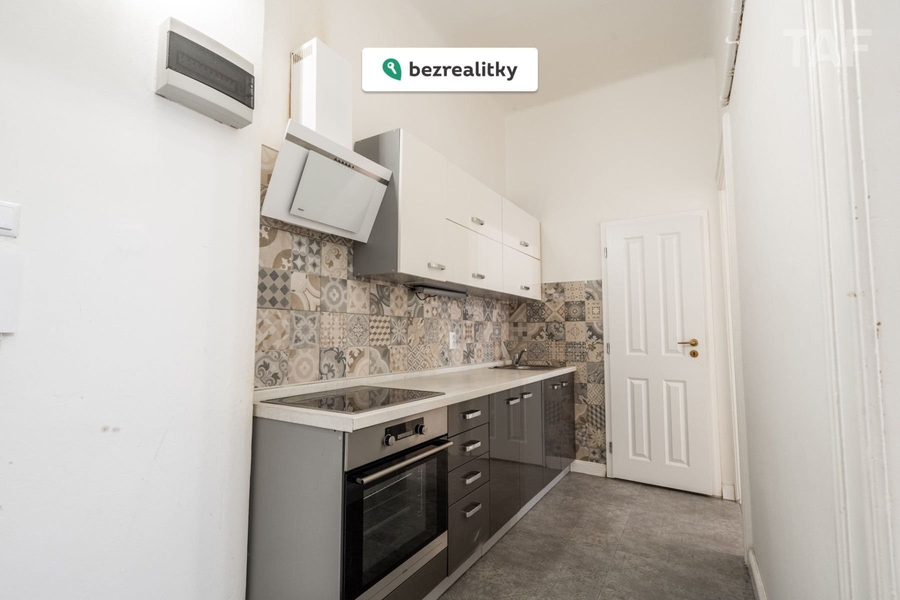 2+kk, Lucemburská, Praha, 53 m²