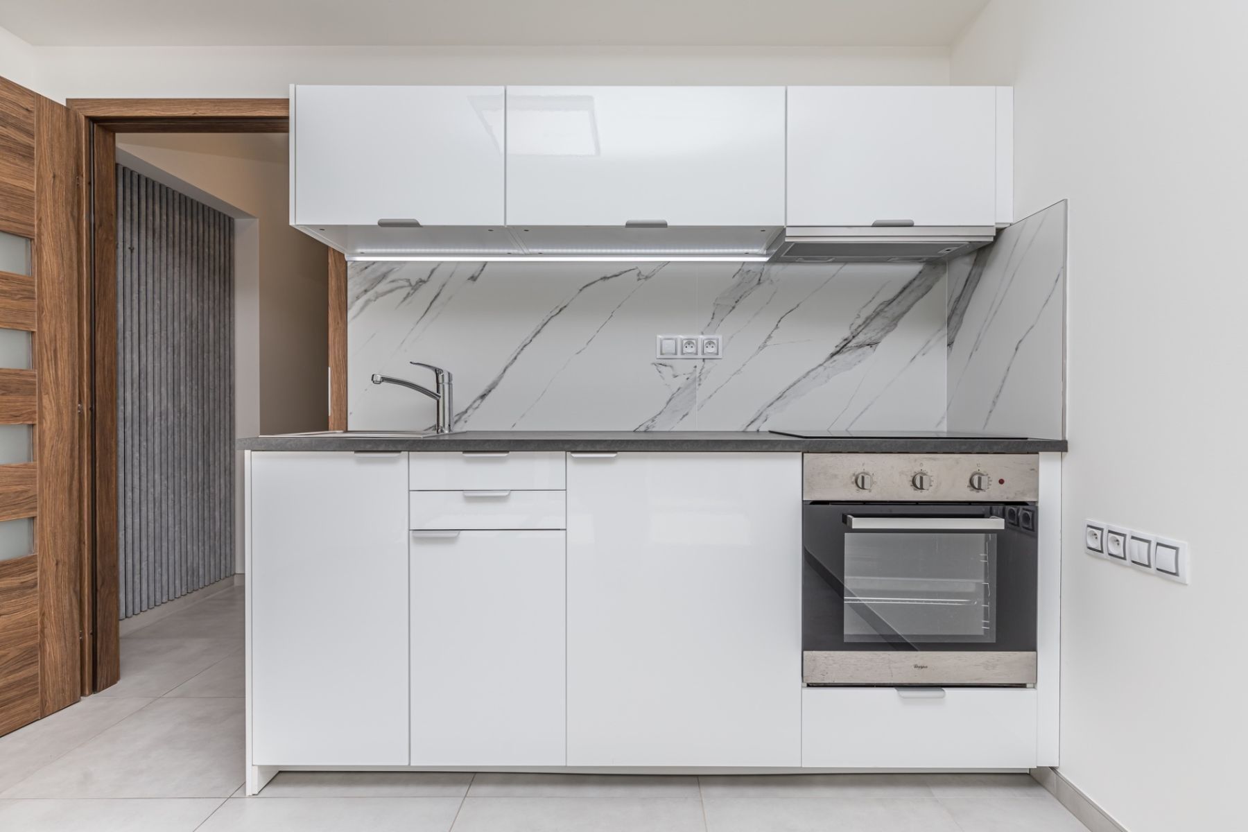 Pronájem byt 1+kk - Na Vysočanských Vinicích, Praha - Vysočany, 28 m² - 5