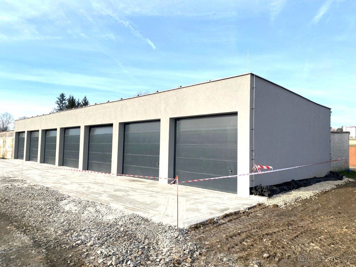 Pronájem garáž - Uherský Brod, 688 01