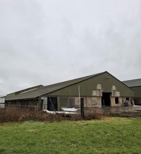 Sklady, 987 66, Zahraničí