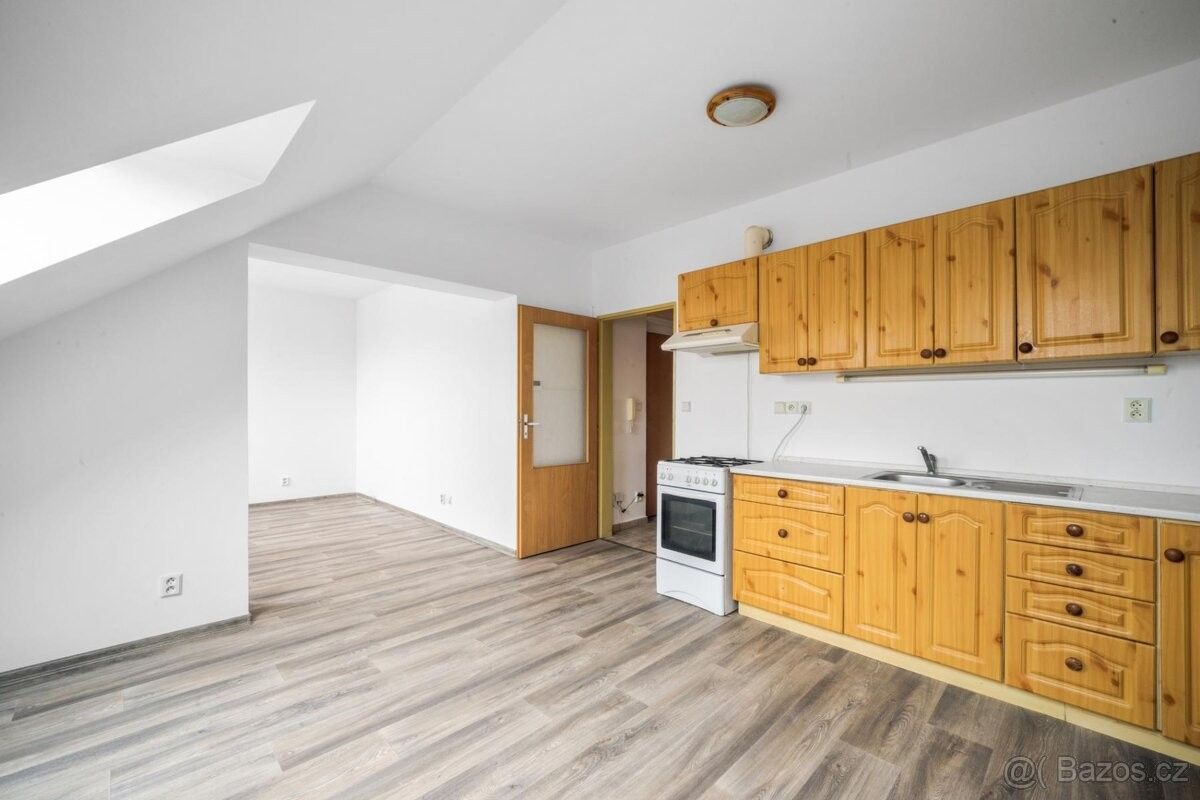 Prodej byt - Dobřany, 334 41