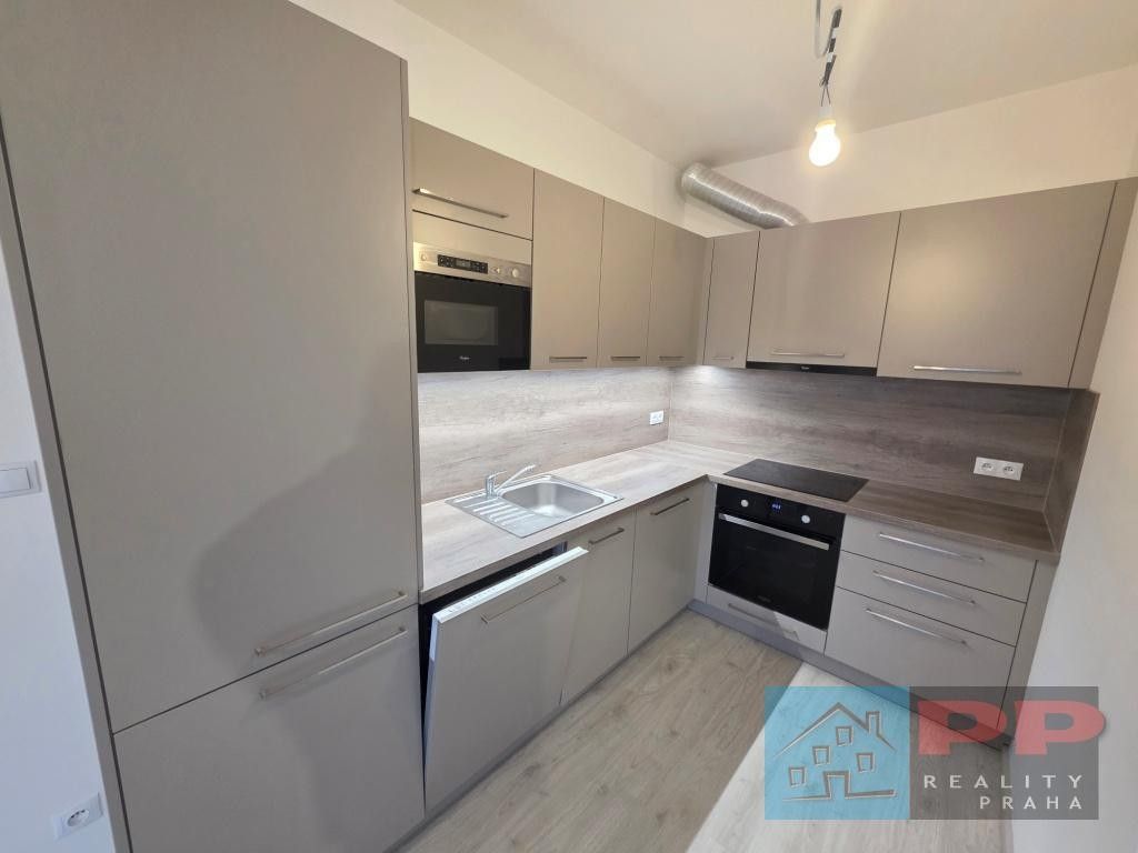 Pronájem byt 3+kk - Toufarova, Praha, 74 m²