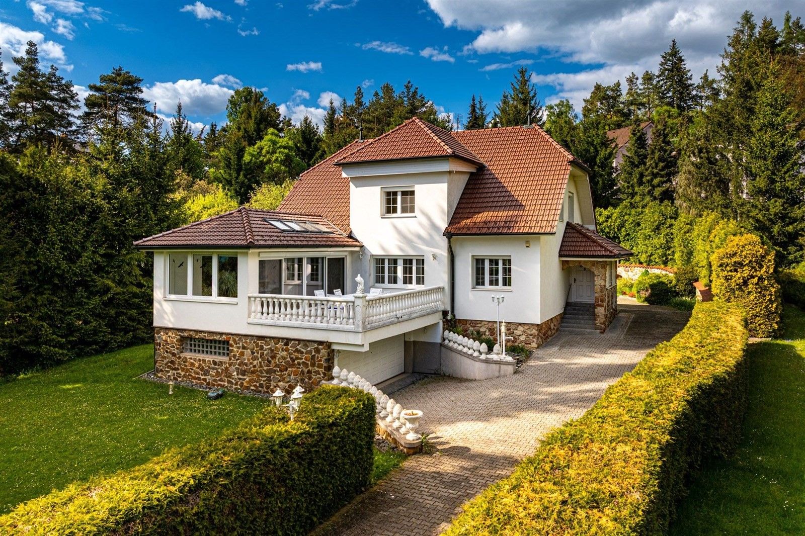 Rodinné domy, V Zátiší 157, Družec, 289 m²