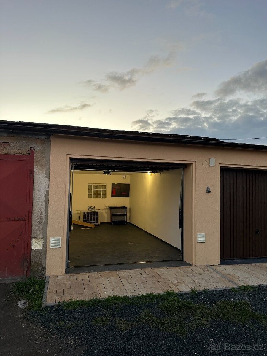 Garáže, Kladno, 272 04